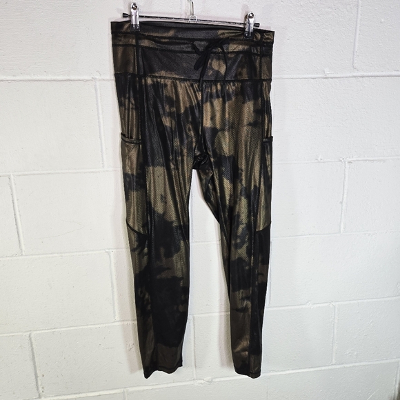 Zyia Black Gold Metallic Drawstring Side Pockets Leggings - Picture 7 of 8